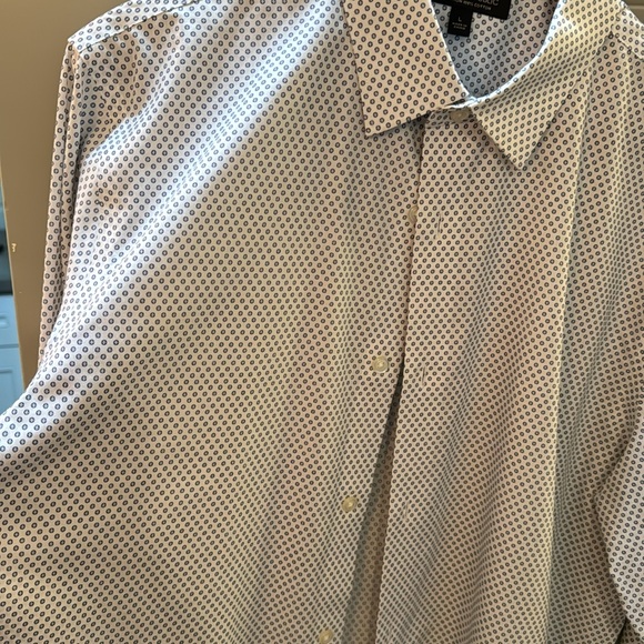Men’s buttoned down shirt - Picture 2 of 2